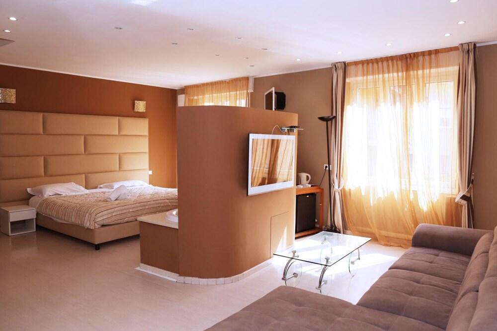 Hotel Globo Suite-Correnti Hotels 圣雷默 外观 照片